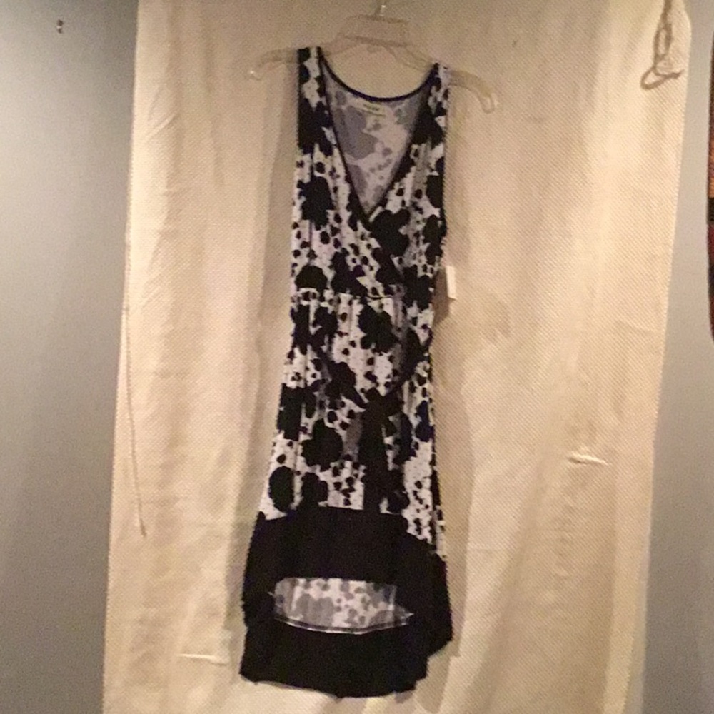 Mac and jac black and white dress
